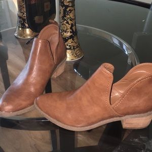 American eagle ankle boots